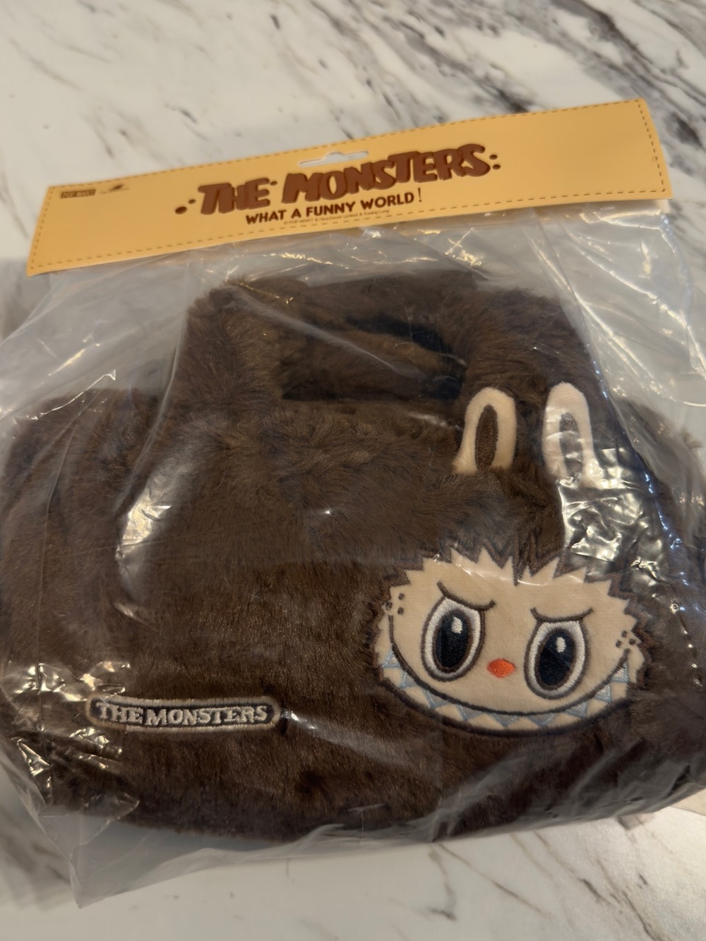 POPMART Labubu The Monsters Plush Handbag (Points Redemption)' 100%
Authentic - Picture 4 of 5